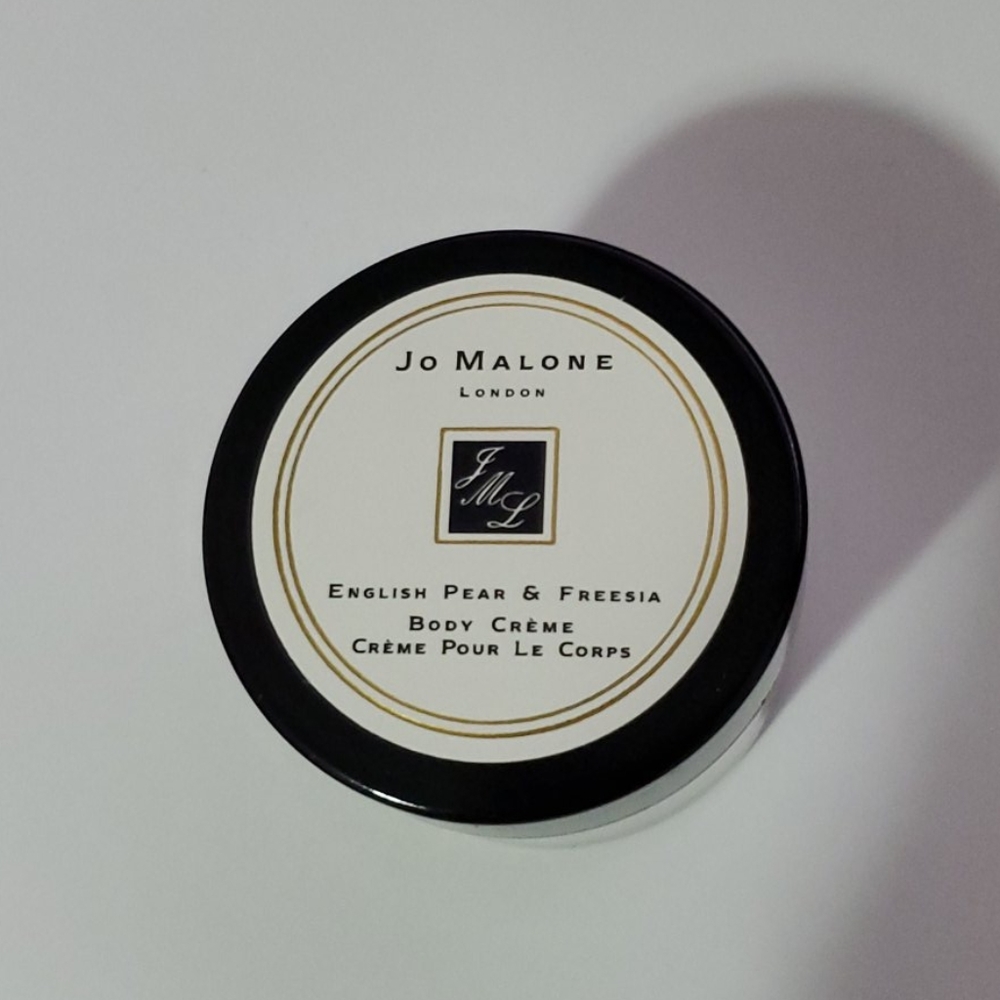 English Pear ane Freesia Body Creme